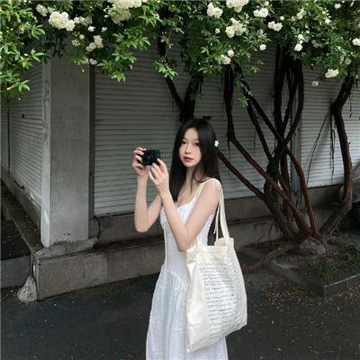 柯盼旅馆海报